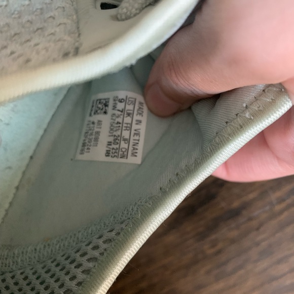 Adidas Boost - Picture 3 of 3